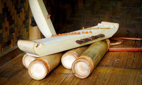 paket wisata suku baduy dalam musik bambu banten