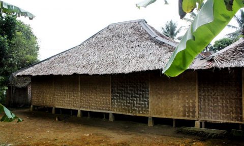 Tempat wisata Bogor kampung agro rumah adat